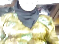 Կինը, մինչեւ խանութ է բացվել