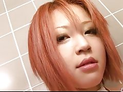 Խիտ և busty redhead նկարահանել է շոյում նշան սալիկապատ, ներկառուցված պահարաններ